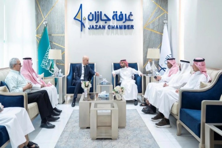رئيس غرفة جازان يبحث تعزيز التعاون الاقتصادي مع القنصل الفرنسي