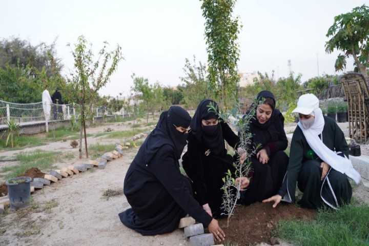 الجمعية الجغرافية السعودية بعسير تُفعّل مبادرة السعودية الخضراء