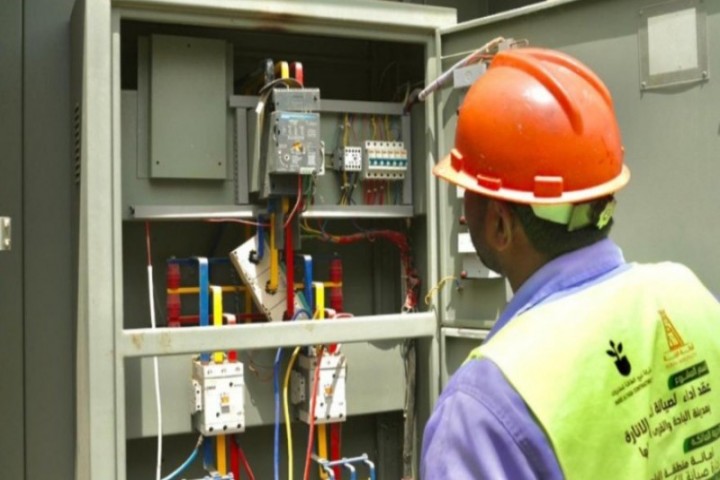 أمانة الباحة ترتقي بجودة الخدمات عبر صيانة وتشغيل احترافية