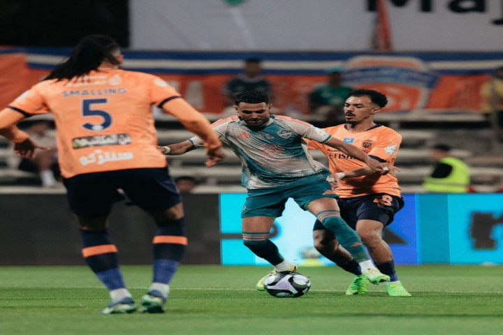 الأهلي يتعثر أمام الفيحاء ويبتعد عن صدارة دوري روشن