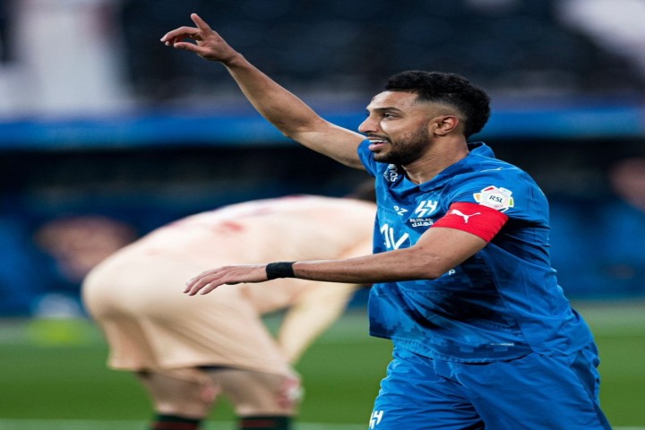 الهلال يكتسح الخلود بسداسية ويواصل مطاردة الصدارة