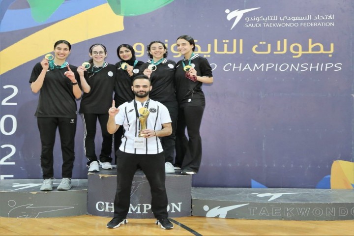 فريق سيدات التايكوندو بنادي الشباب يتوج ببطولة المملكة