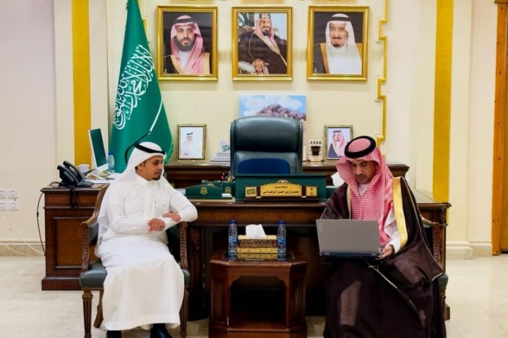 محافظ الليث يستعرض جهود جمعية عونكم في رعاية كبار السن