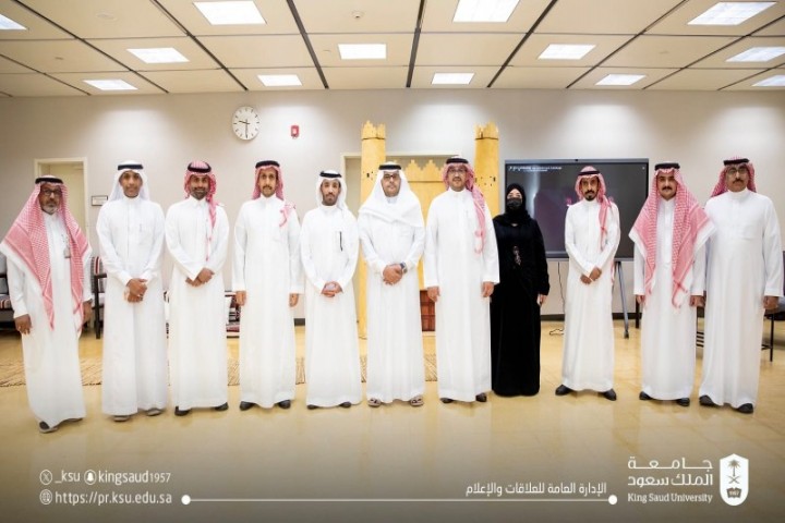 رئيس جامعة الملك سعود يتفقد كلية السياحة والآثار