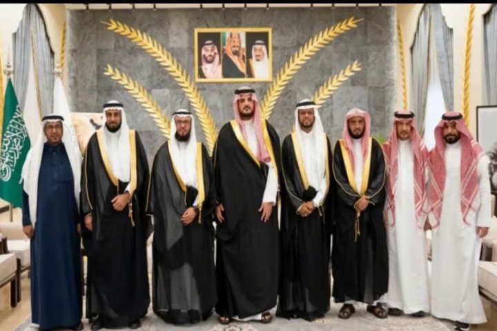 محافظ الطائف يطّلع على برامج جمعية الزواج والتنمية الأسرية المقبلة