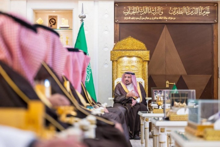 أمير القصيم يشيد بدور الغرفة التجارية في دعم قطاع الأعمال