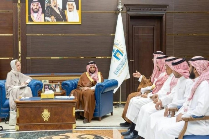 وكيل الجامعة الإسلامية يستقبل القنصل الألماني في جدة