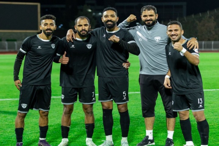 هجر يقترب من دوري يلو بثلاثية في شباك العين