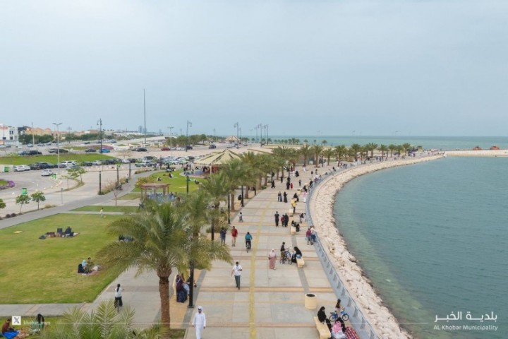 بلدية الخبر تشيد بكورنيش الخبر وتؤكد تميزه كوجهة سياحية بارزة