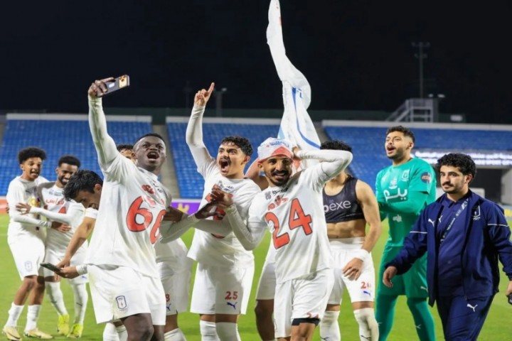 أبها يتوج بلقب دوري الدرجة الأولى للمحترفين قبل النهاية بثلاث جولات