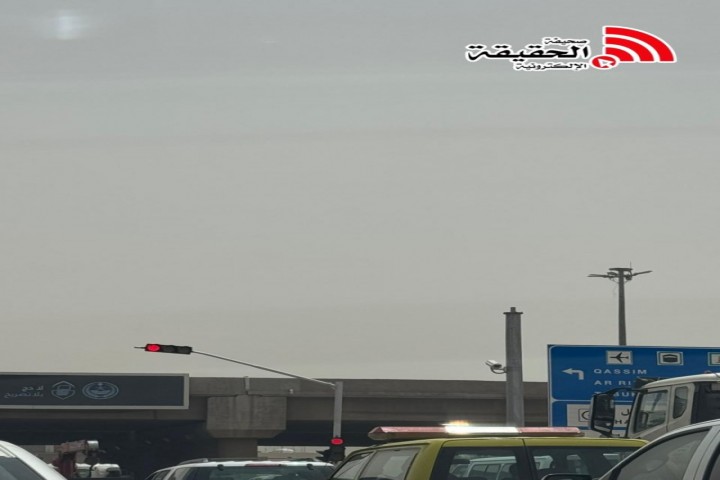 عدسة "الحقيقة" ترصد العاصفة الترابية في حائل وتنبيهات من "انعدام الرؤية"