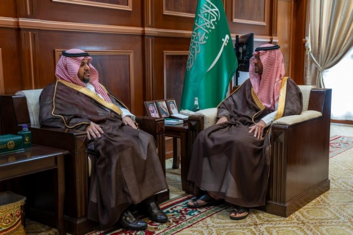 نائب أمير حائل  يطّلع على أعمال الشؤون الإسلامية بحائل