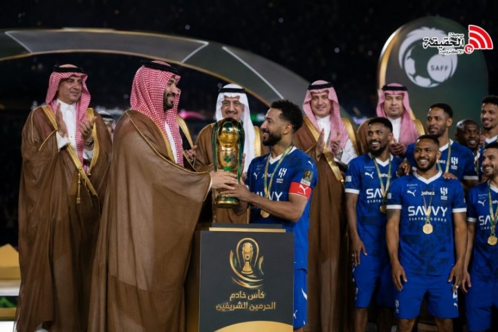ولي العهد يتوّج الهلال بكأس خادم الحرمين الشريفين