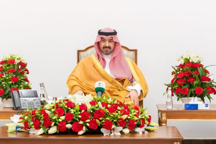 نائب أمير تبوك يتفقد جاهزية منفذ حالة عمار لخدمة الحجاج