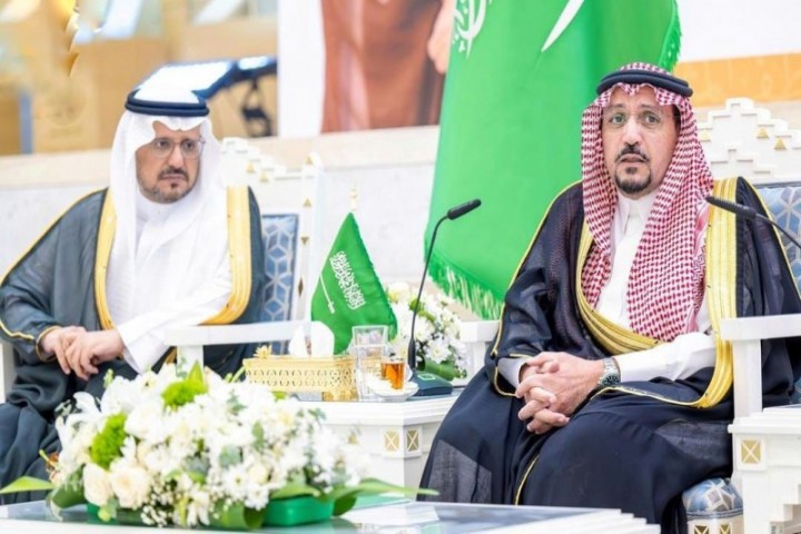 تكريم 80 فائزًا بجائزة الموظف المثالي في القصيم