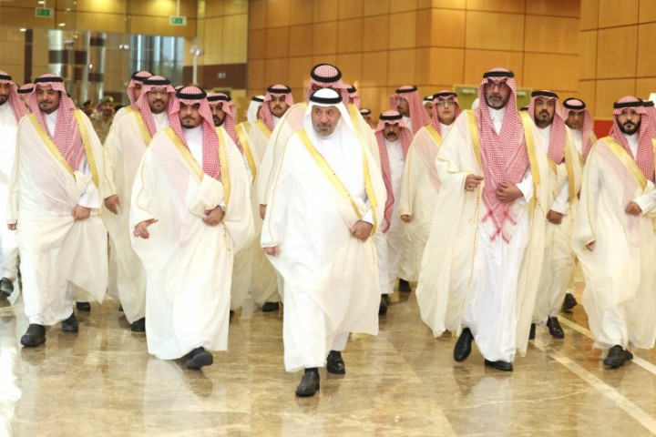 أمير نجران يستقبل المهنئين بعيد الأضحى