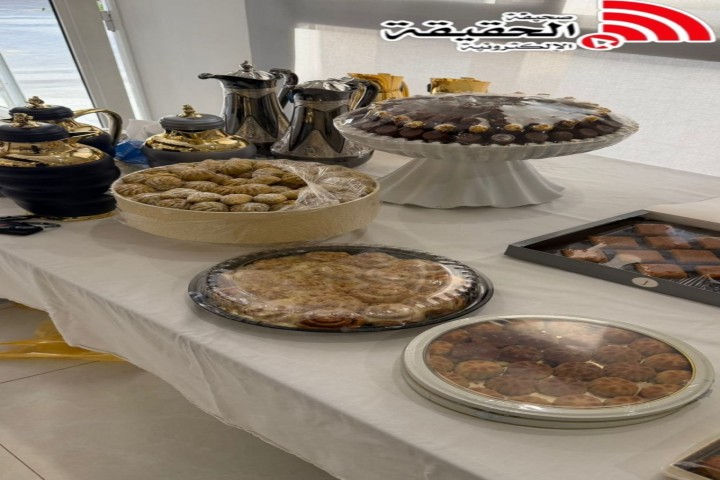 إعلامية من صحيفة الحقيقة ترسم البسمة على وجوه كبار السن وذوي الإعاقة