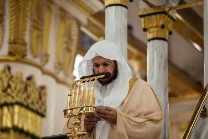 خطيب المسجد النبوي يؤكد أهمية تقوى الله والإخلاص في العبادة