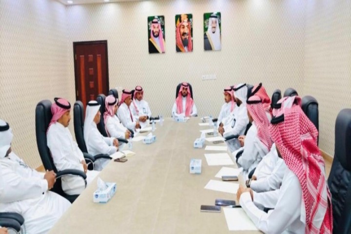 بلدية وادي جازان تناقش تطوير الأداء وتعزيز جودة الخدمات البلدية