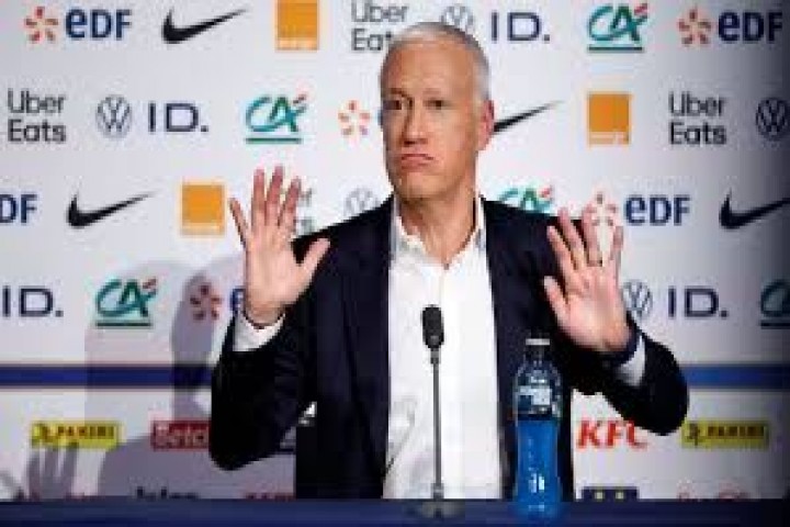 ديشامب يتحدث عن خليفته في فرنسا.. ورسالة خاصة إلى زيدان