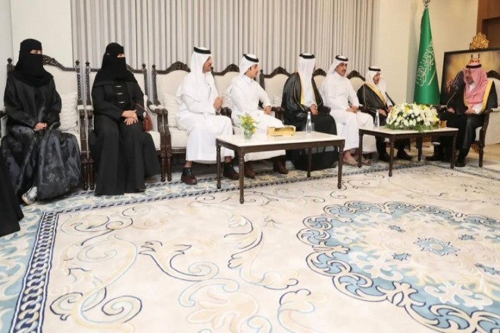 أمير نجران يطّلع على برامج جمعية الصم ويشيد بدورها