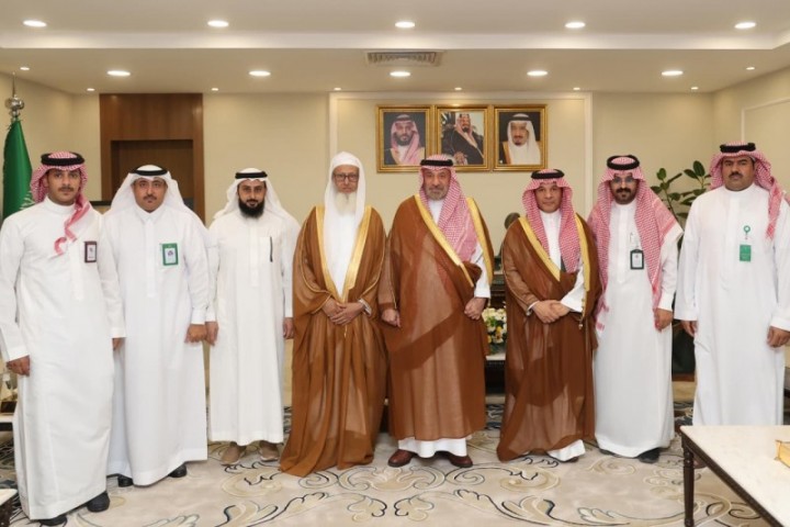 أمير نجران يُدشن إستراتيجية وهوية إحدى الشركات الطبية بالمنطقة