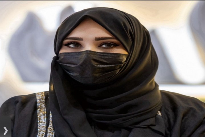 خلود عبدالجبار تتولى إدارة قسم المونتاج في صحيفة الحقيقة