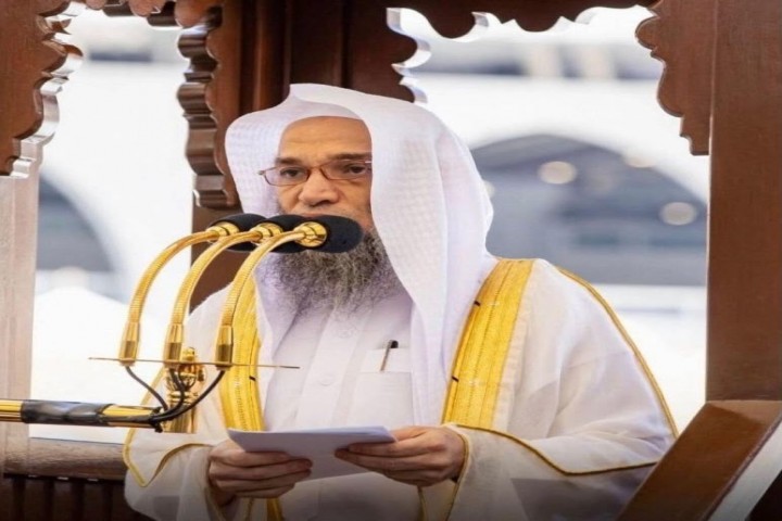إمام الحرم المكي يدعو إلى اغتنام العمر والاستعداد للآخرة