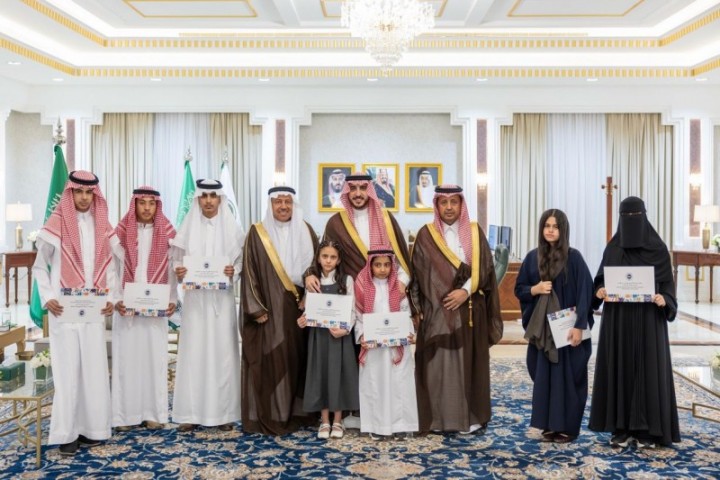 أمير منطقة الجوف يكرّم الفائزين بجائزة المواطنة المسؤولة