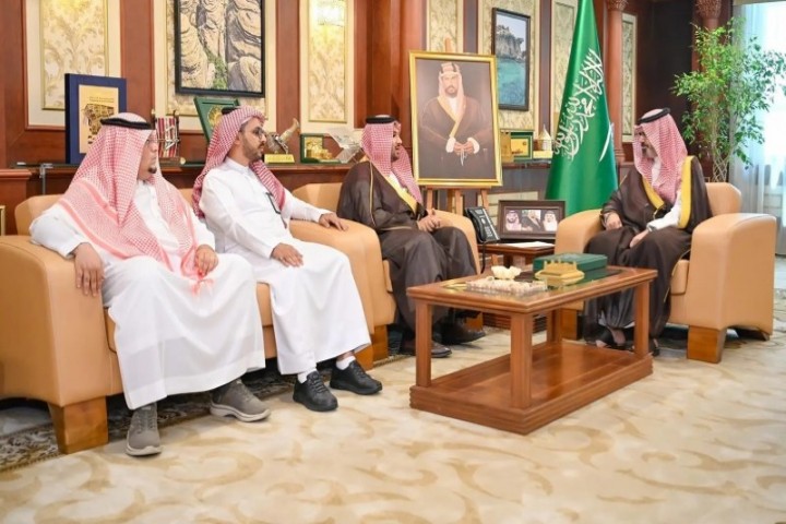 نائب أمير جازان يطّلع على التقرير السنوي لفرع تنمية الغطاء النباتي