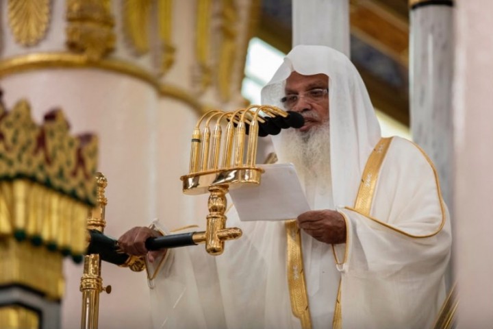إمام المسجد النبوي يؤكد: "احفظ الله يحفظك" من جوامع الوصايا النبوية