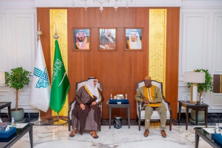 أمين المنطقة الشرقية يستقبل سفير بوركينا فاسو