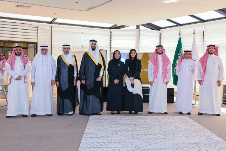 تكريم جامعة الإمام عبدالرحمن بن فيصل لشركاء دعم تطوير الموارد البشرية