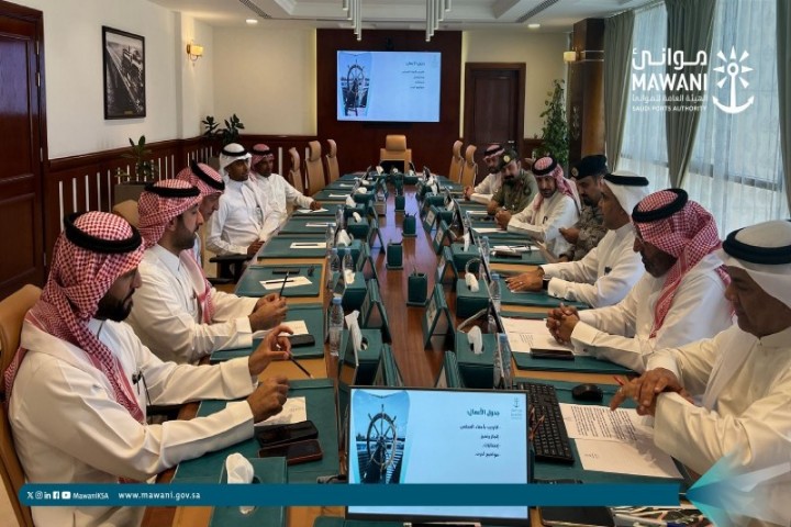 ميناء الملك عبدالعزيز بالدمام يناقش تعزيز الكفاءة التشغيلية