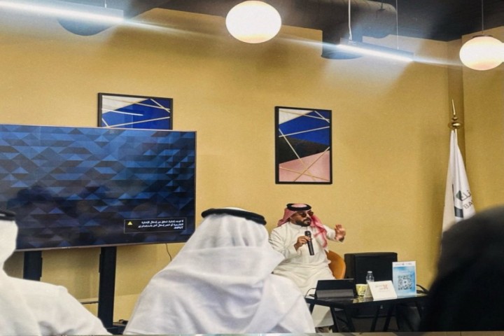 نادي عسير الفوتوغرافي ومجتمع مُلِم يقدمان لقاءً حول احتراف التصوير