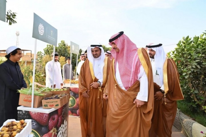 محافظ بلجرشي يطلق فعالية حلوة بموسمها لدعم المنتجات المحلية