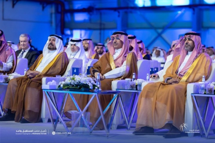 علوم الطيران العالمية تخرّج أول دفعة نسائية و1611 خريجًا وخريجة
