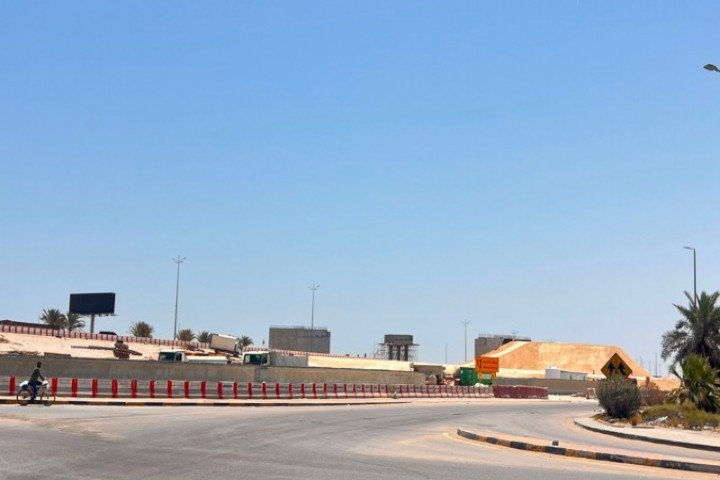 تسارع الأعمال في جسر طريق الملك فيصل بالجبيل