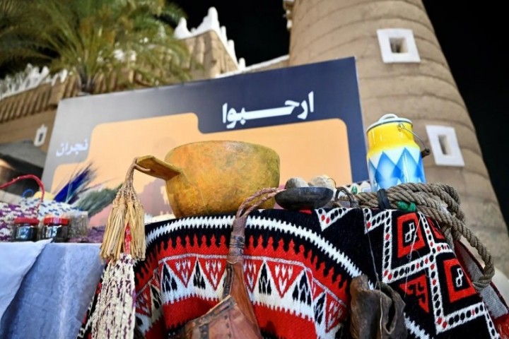 الخيمة التراثية تستقطب أكثر من 10 آلاف زائر في صيف نجران
