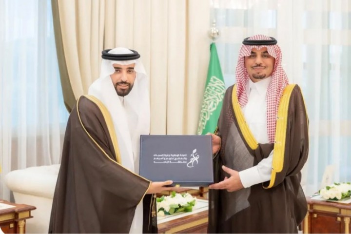 نائب أمير الباحة يطّلع على التقرير نصف السنوي