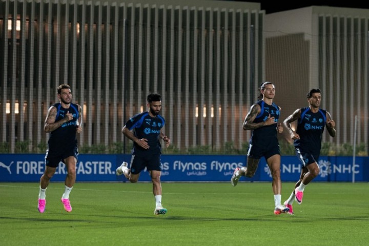 الهلال يفتح بيع تذاكر لقاء الفيصلي