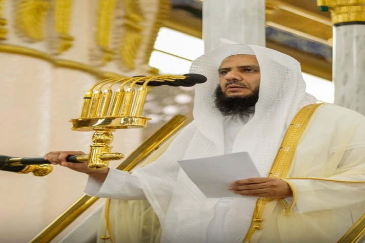 خطيب المسجد النبوي يحث على التحلي بالحياء وشكر النعم