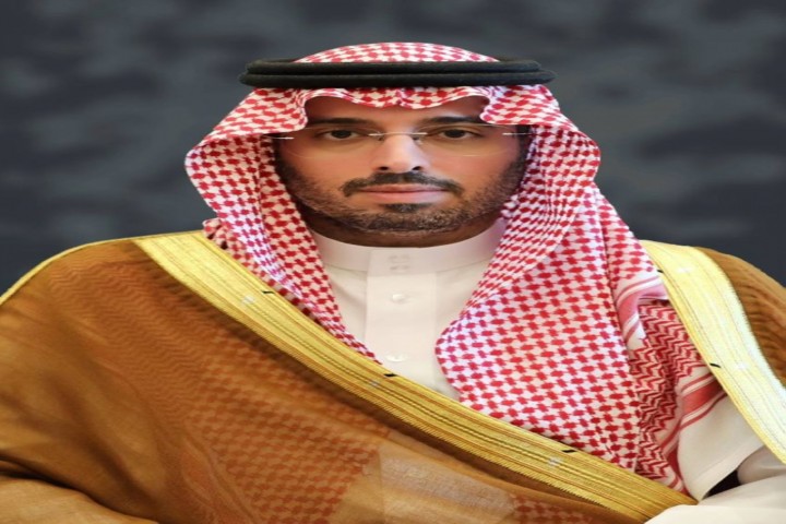 محافظ جدة يطّلع على استعدادات جامعة جدة للعام الدراسي الجديد 1448هـ