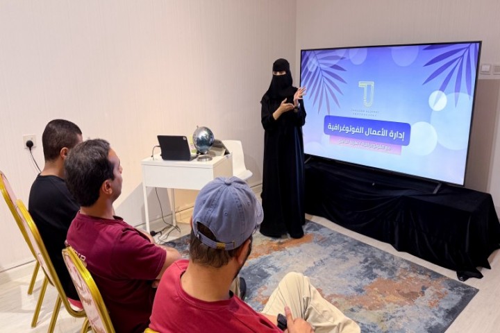 ثقافة وفنون أبها تنفذ ملتقى الفوتوغرافيين الصيفي