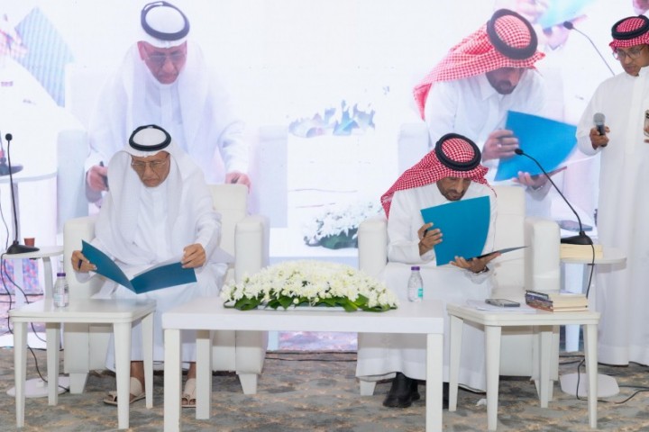 نادي الثقافة والفنون بصبيا يضيء ليلته بأمسية "شجر الضياء"
