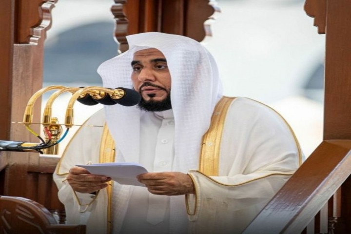 خطيب المسجد الحرام يؤكد مكانة العلم والعلماء وأهمية التربية وغرس القيم